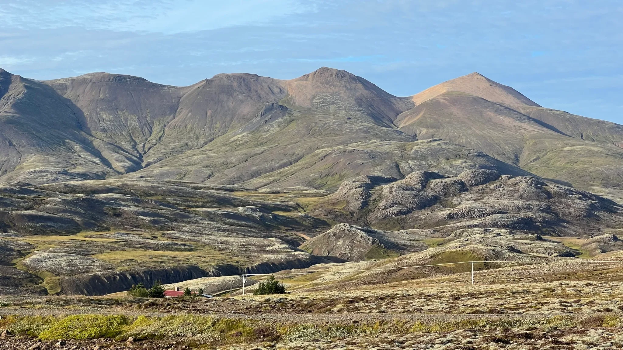 The rhyolite peaks of Móskarðshnjúkar at the eastern end of the Esja massif