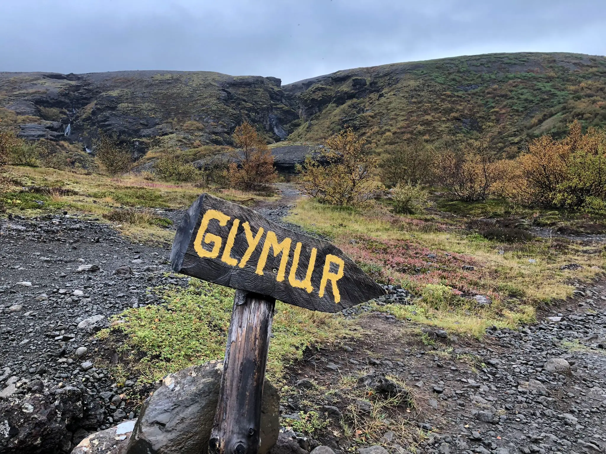 Start on the Glymur path