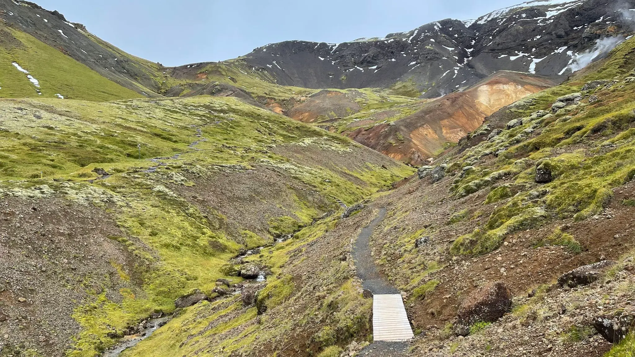 Start your ascent up to Sleggjubeinsskarð