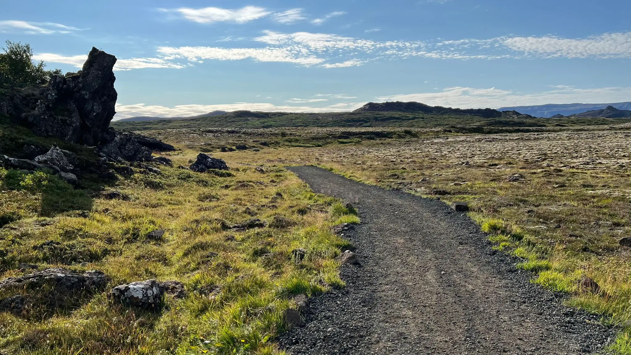 Comfortable gravel path at the bottom of the lava channel