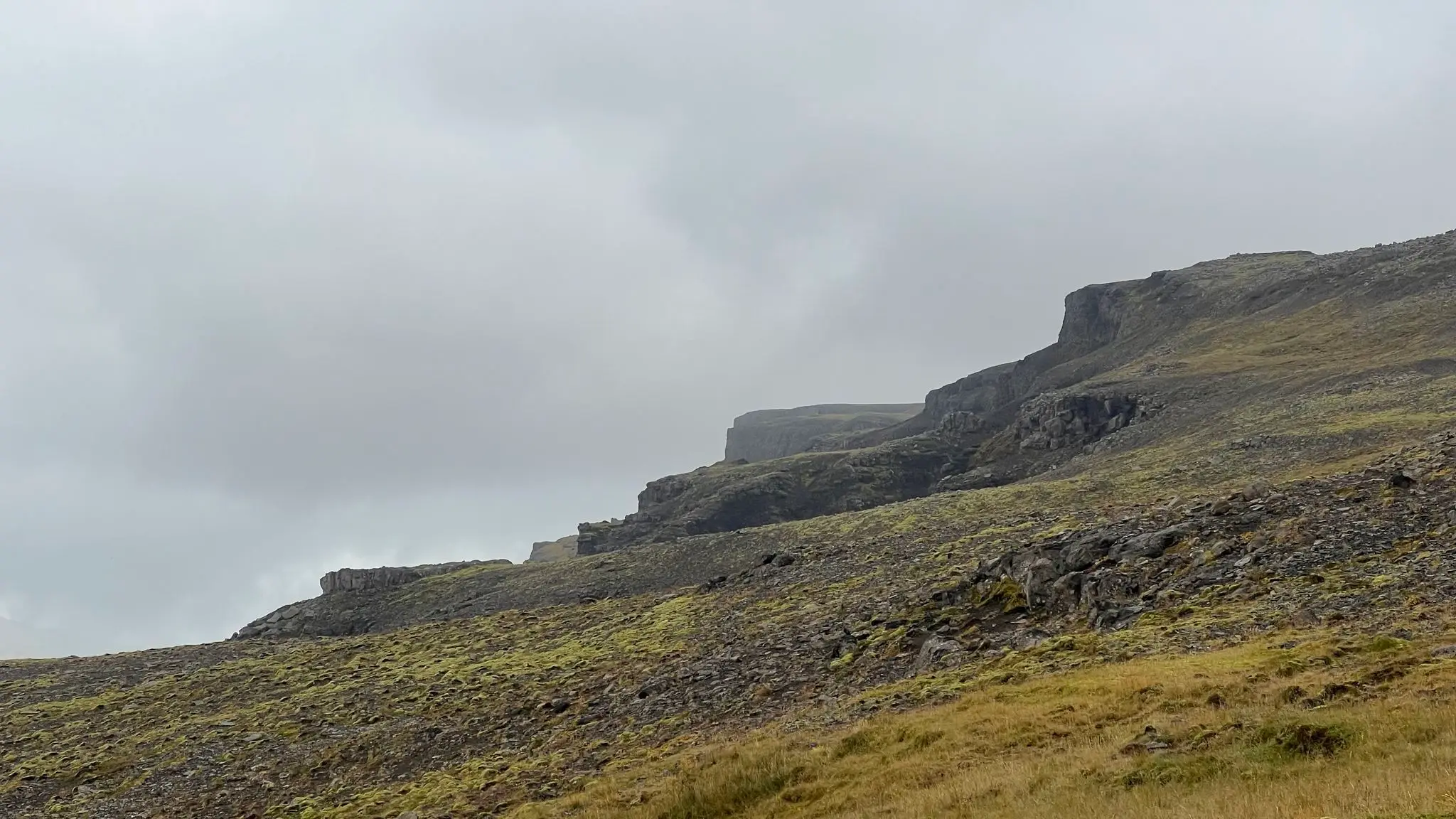 The tops of Þyrill’s cliffs