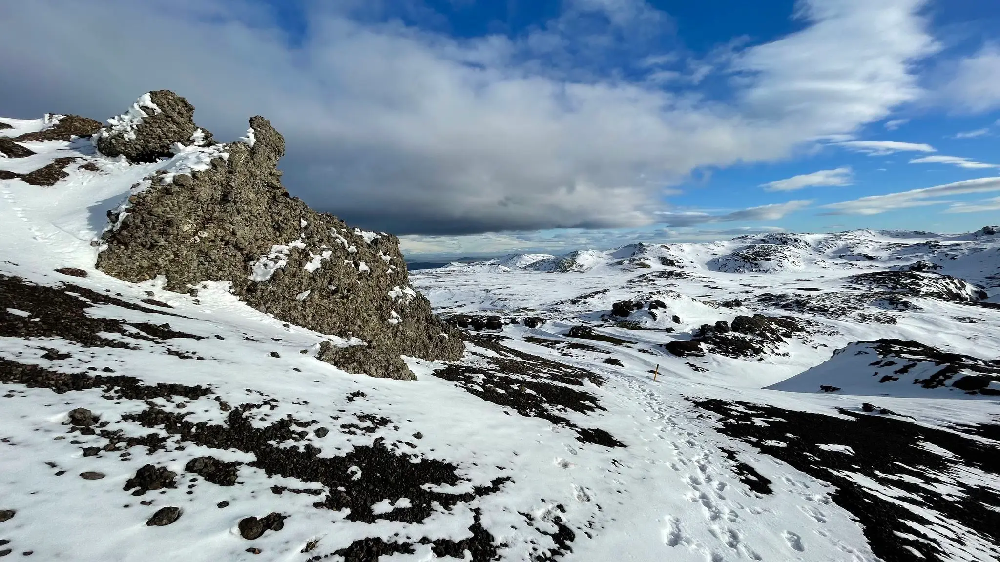 Final ascent around rock outcrops